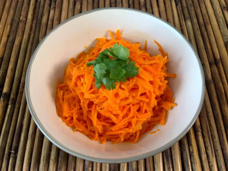 Atomic carrot and garlic salad
