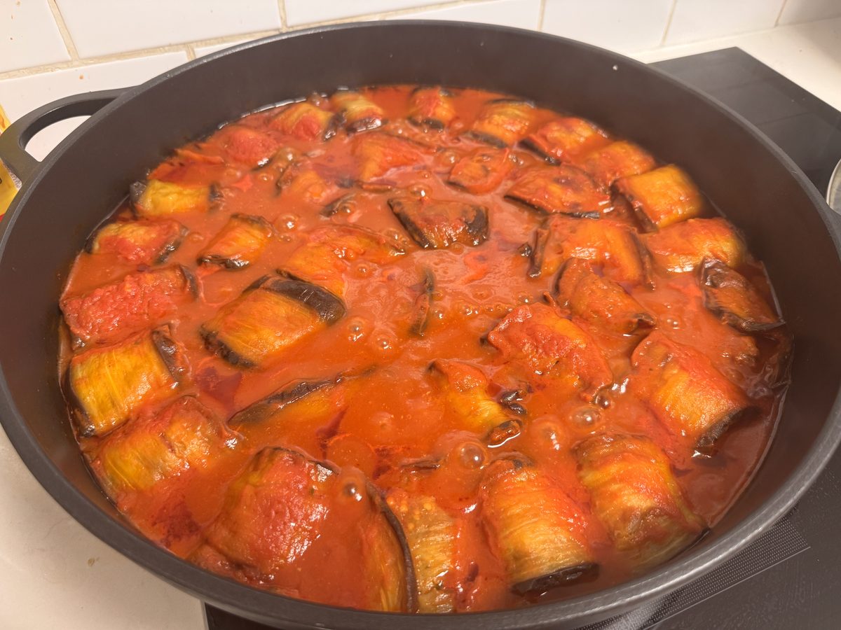 Eggplant rolls simmered in tomato sauce