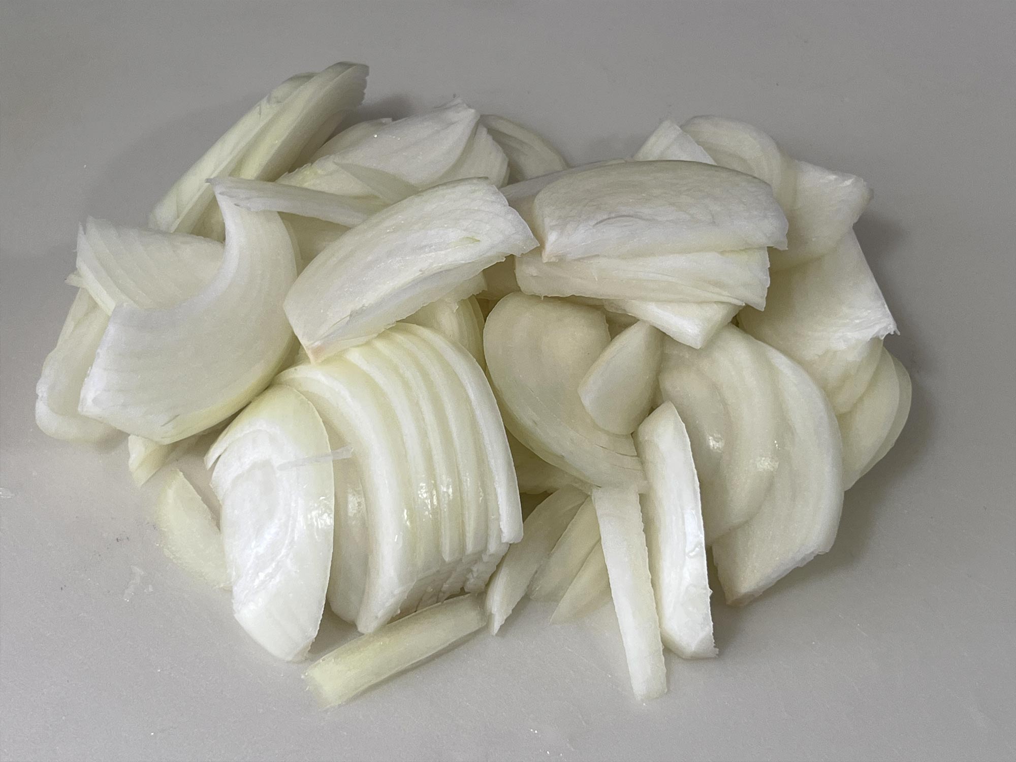 Sliced onions for shawarma